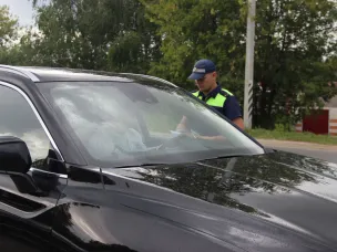 Сотрудники Павловской Госавтоинспекции совместно с общественниками разъяснили водителям Павловского и Сосновского МО как необходимо «Автокресло – детям!»