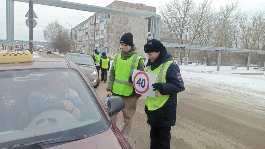 «Безопасная скорость!»  профилактическую акцию  провели сотрудники ОГИБДД МО МВД России "Павловский" совместно с общественным советом