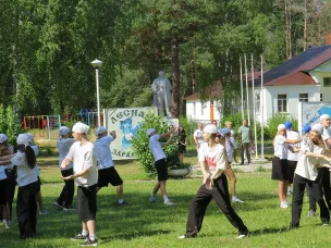 Лес, загородный лагерь, спорт – вот лучшие составляющие летних каникул!