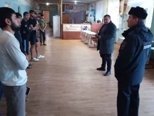 Павловские полицейские в рамках профилактической акции «Нет ненависти и вражде» полицейские провели профилактическую беседу с иностранными гражданами