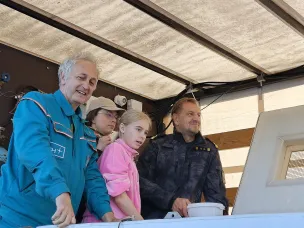 Юные аграрии из школы № 7 Павлова приняли участие в зарыблении Оки мальками стерляди