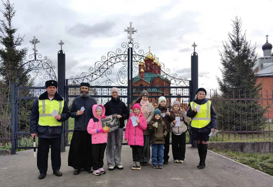 Сотрудники Госавтоинспекции МО МВД России «Павловский» провели акцию, посвященную «Дню памяти жертв дорожно-транспортных происшествиях»