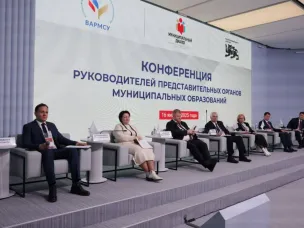 Депутаты представили практики взаимодействия с местными администрациями