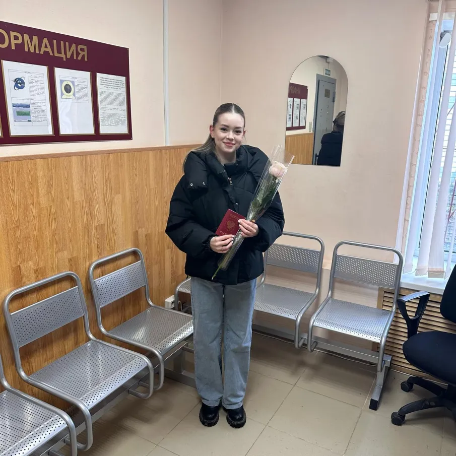 «8 Марта- В каждый Дом»: В Павловском отделе по вопросам миграции поздравили посетительниц с 8 марта