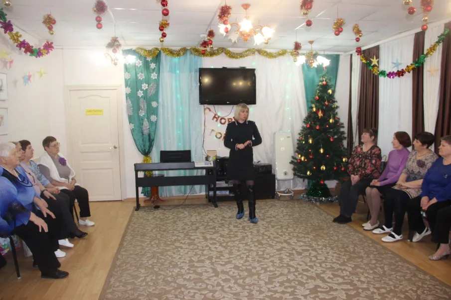 Сотрудники павловской Госавтоинспекции совместно с общественниками провели мероприятие «Пожилой пешеход»