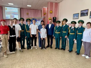 На днях в павловской школе № 7 принимали важного гостя – депутата Государственной Думы Федерального Собрания Российской Федерации Юрия Аркадьевича Станкевича.