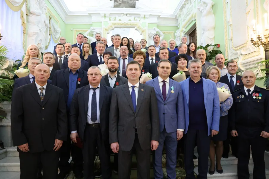 Два павловчан вошли в число награжденных за успехи в профессиональной деятельности