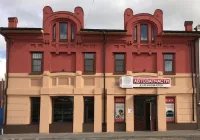 Торговое здание (жилой дом № 1)